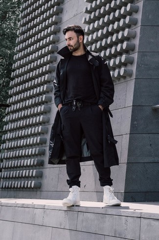 Как носить плащ с высокими кедами мужчине