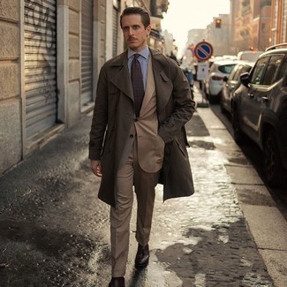 Как носить плащ с костюмом