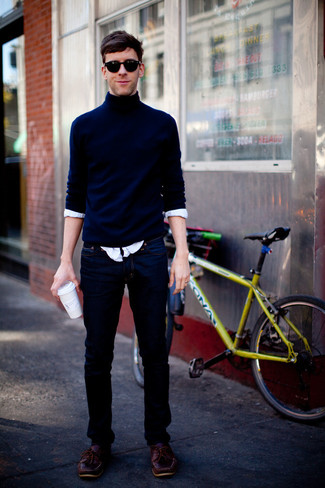 Как носить водолазку с топсайдерами