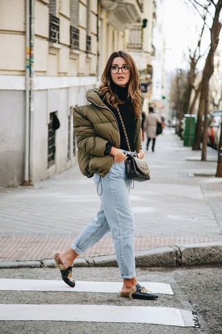 Как носить водолазку с джинсами-бойфрендами