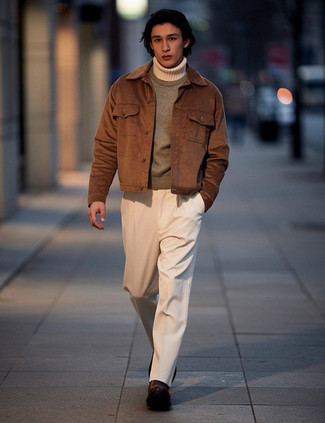 Как носить водолазку с брюками чинос