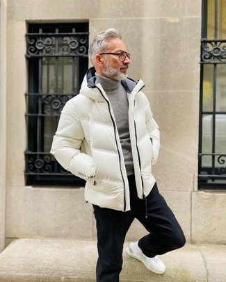 Как носить водолазку с курткой-пуховиком мужчине