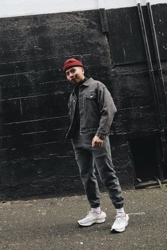 Как носить водолазку с спортивными штанами мужчине