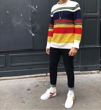 Мужской разноцветный свитер с круглым вырезом в горизонтальную полоску от Coohem