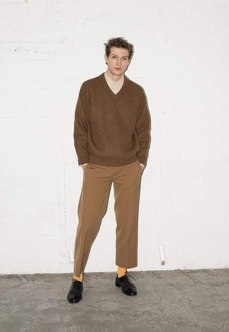Мужской коричневый свитер с v-образным вырезом от Burton Menswear London