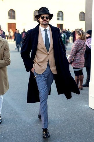 Темно-синее длинное пальто от Valentino