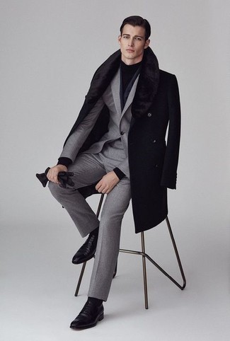 Мужское черное пальто с меховым воротником от DSQUARED2