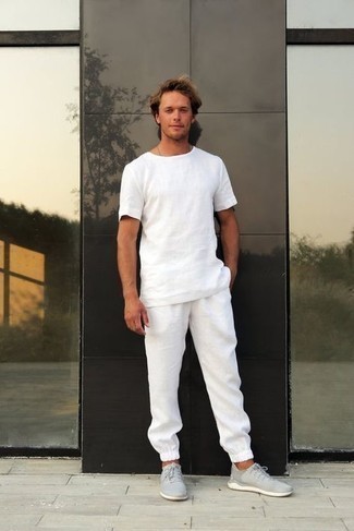 Мужские белые спортивные штаны от Hood by Air, 35,820 руб.