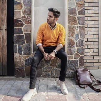 Как носить свитер с v-образным вырезом с джинсами мужчине