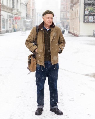 Как носить свитер с v-образным вырезом с джинсами мужчине