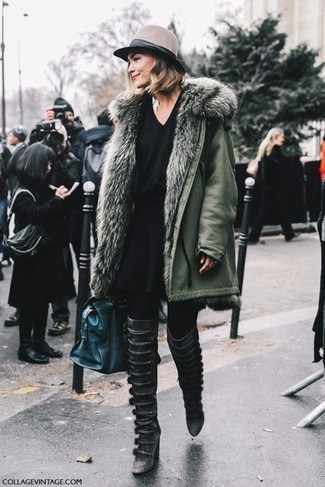 С чем носить свитер с v-образным вырезом женщине