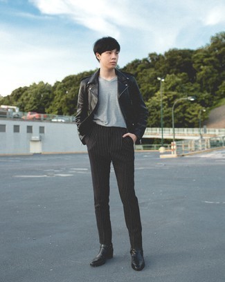 Как носить футболку с v-образным вырезом с косухой мужчине