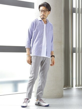 С чем носить футболку с v-образным вырезом мужчине