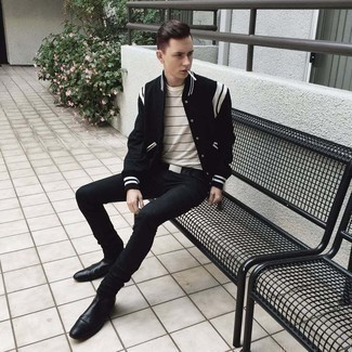 Как носить университетскую куртку с джинсами мужчине