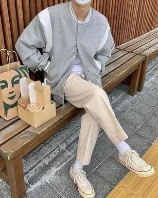 С чем носить университетскую куртку мужчине