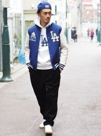 С чем носить университетскую куртку мужчине