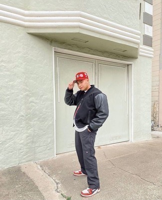 С чем носить университетскую куртку мужчине