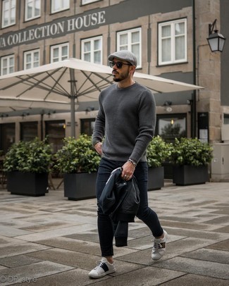 Как носить университетскую куртку с зауженными джинсами мужчине