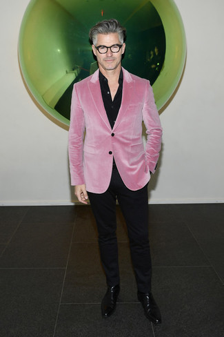 С чем носить бархатный пиджак мужчине