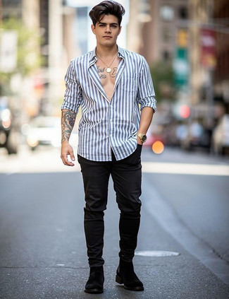 С чем носить рубашку с длинным рукавом в вертикальную полоску мужчине