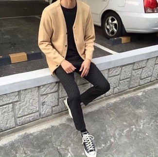 С чем носить брюки в вертикальную полоску мужчине