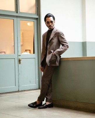 С чем носить костюм в вертикальную полоску