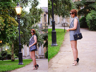 Как носить безрукавку с босоножками на каблуке