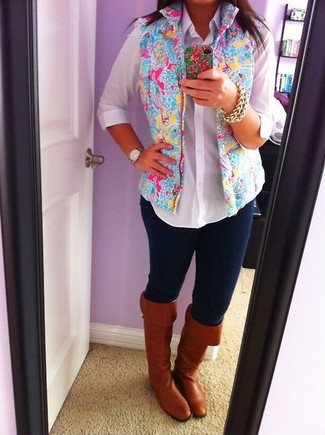 Как носить безрукавку с джинсами женщине