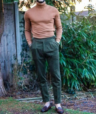 С чем носить фиолетовый браслет мужчине