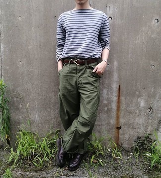 С чем носить фиолетовые повседневные ботинки мужчине