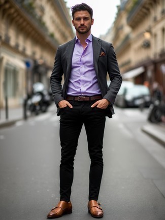 С чем носить фиолетовую классическую рубашку мужчине