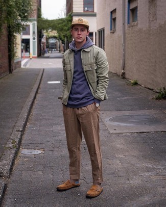 Какие куртки-рубашки носить с фиолетовым худи мужчине