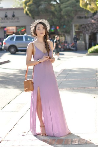 С чем носить фиолетовое платье-макси
