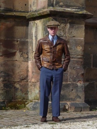 С чем носить фиолетовый галстук с "огурцами" мужчине