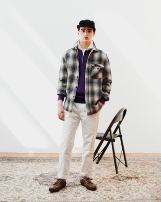 С чем носить фиолетовый свитер с воротником поло мужчине