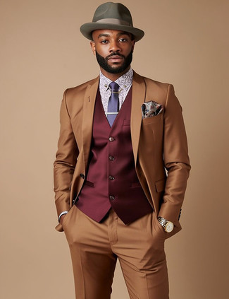 С чем носить фиолетовую рубашку мужчине