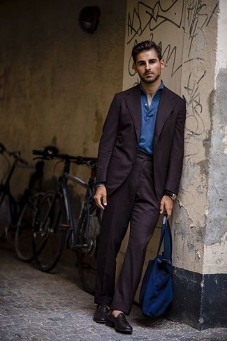 С чем носить фиолетовый костюм