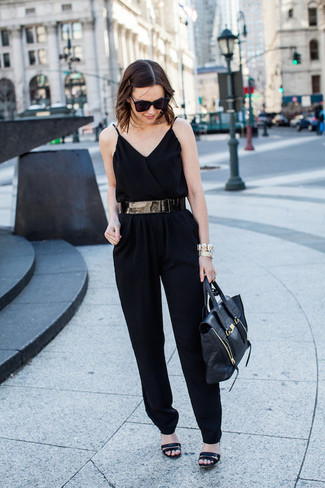 С чем носить фиолетовые солнцезащитные очки женщине