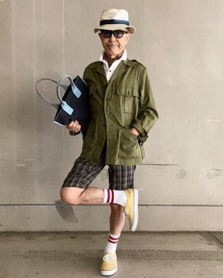 С чем носить фиолетовые солнцезащитные очки мужчине