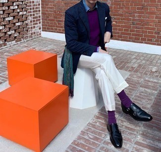 С чем носить фиолетовый свитер мужчине