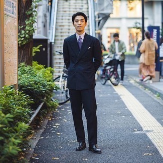 С чем носить фиолетовый галстук мужчине