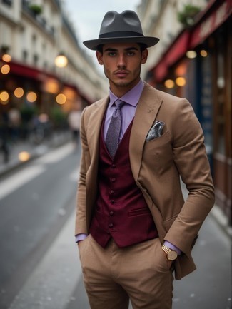 С чем носить фиолетовый галстук мужчине