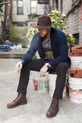 Как носить жилет с повседневными ботинками