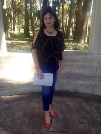 Как носить босоножек на танкетке с джинсами