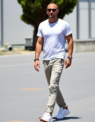 С чем носить бело-черный браслет мужчине