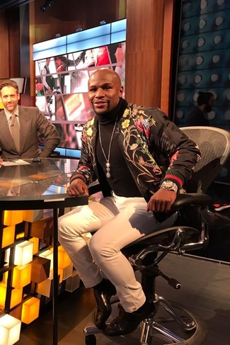 Какие бомберы носить с бело-черными брюками чинос