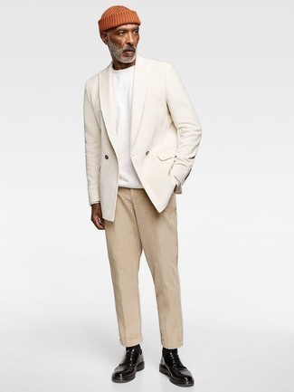 Какие брюки чинос носить с бело-черным двубортным пиджаком