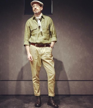 С чем носить бело-черную кепку мужчине