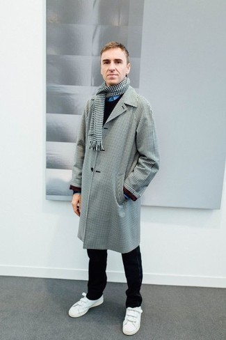 С чем носить бело-черный шарф с узором "гусиные лапки" мужчине