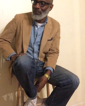 С чем носить бело-черные кожаные повседневные ботинки мужчине